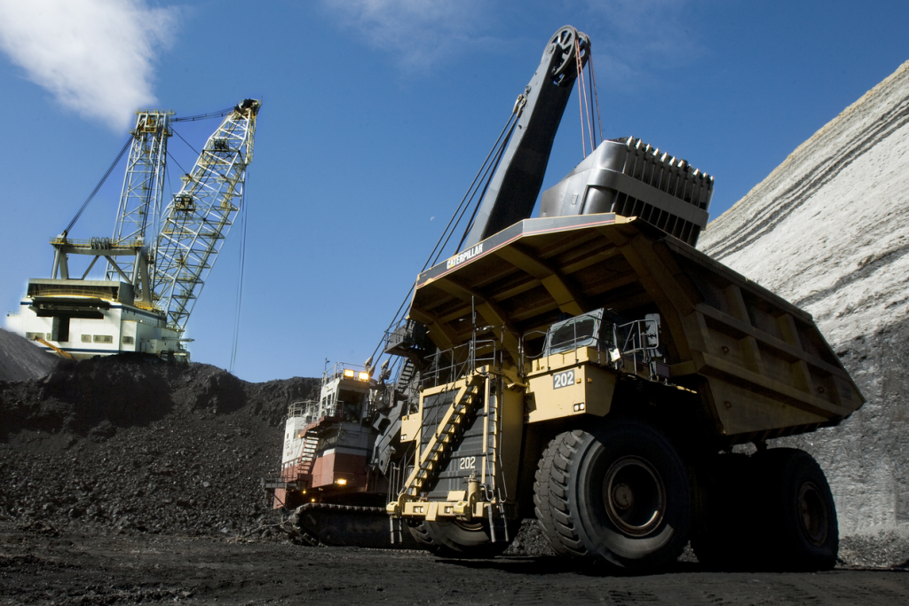 rsz_coal_haul_truck_at_north_antelope_rochelle